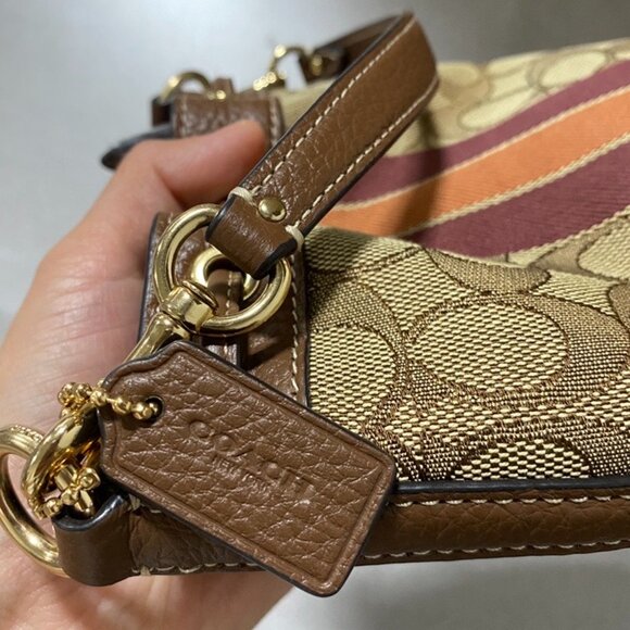 Coach  C8322 Mini Dempsey Bucket Bag in Signature Jacquard with Stripe - Picture 4 of 6